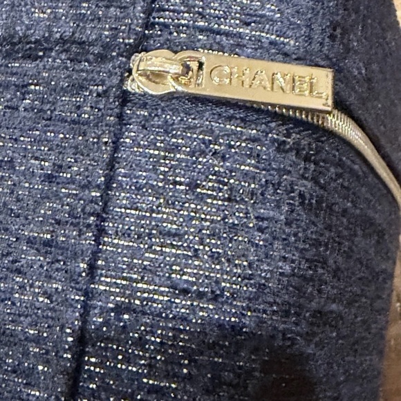 CHANEL Beauty Collection with Elegant Blue Bag - Picture 7 of 16